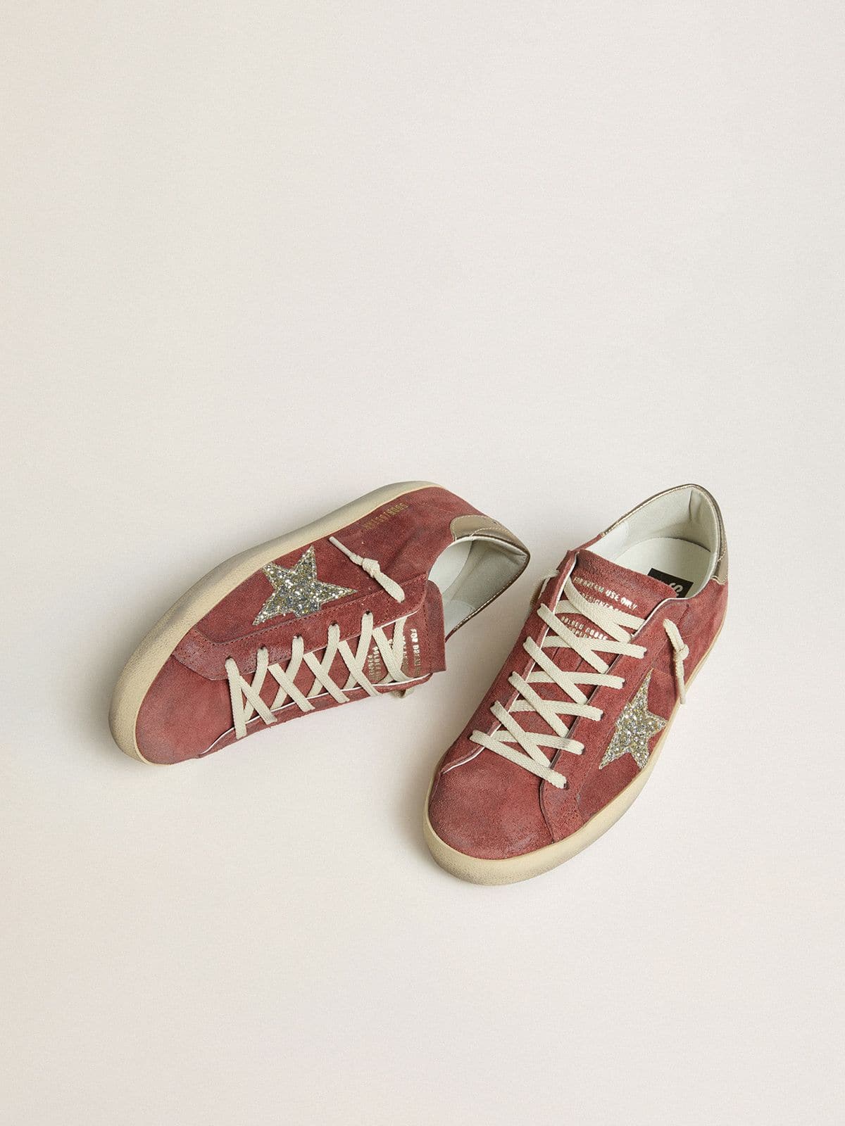 Scarpe da donna Super-Star LTD in camoscio rosso con stella glitter argento e pelle laminata sul tallone