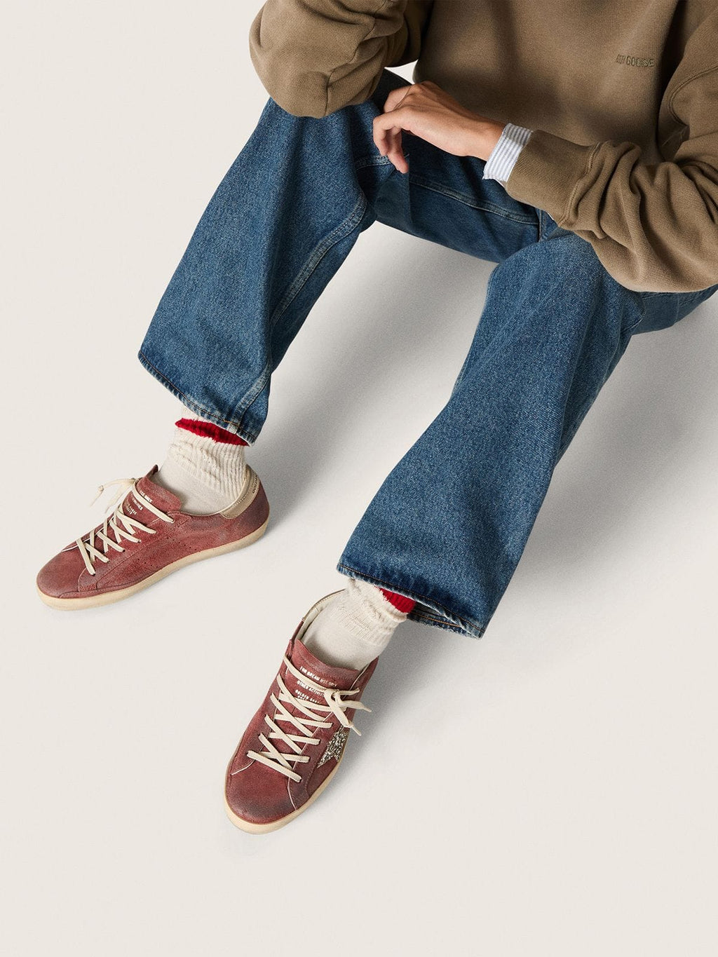 Scarpe da donna Super-Star LTD in camoscio rosso con stella glitter argento e pelle laminata sul tallone