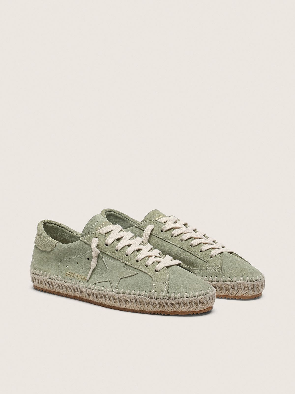 Super-Star da donna in suede verde salvia con stella in suede in tono e foxing tape effetto juta